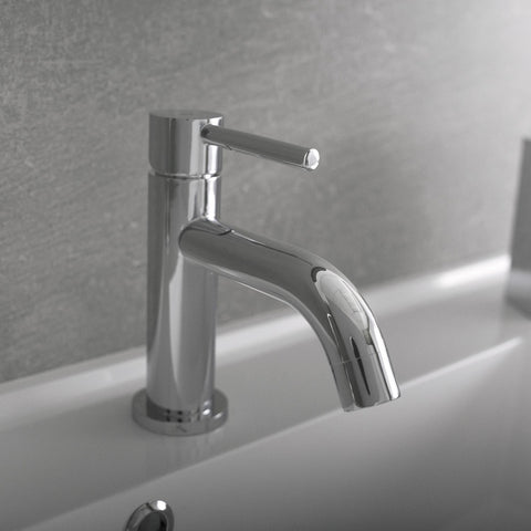 DAX Single Handle Bathroom Faucet, Brass Body, Chrome Finish, 4-15/16 x 6-1/8 Inches (DAX-119-CR)